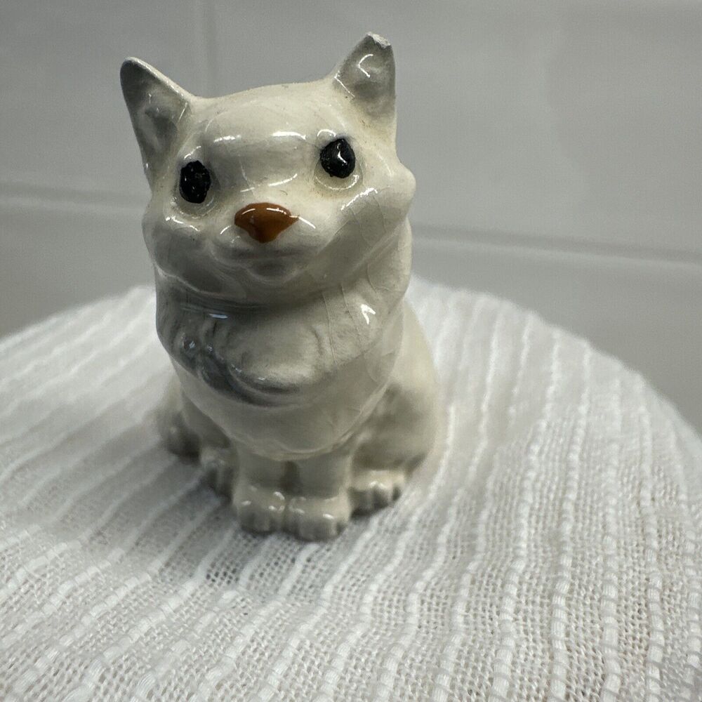 Hagen Renaker Miniature White Persian Cat Ceramic Figurine Mini Doll House